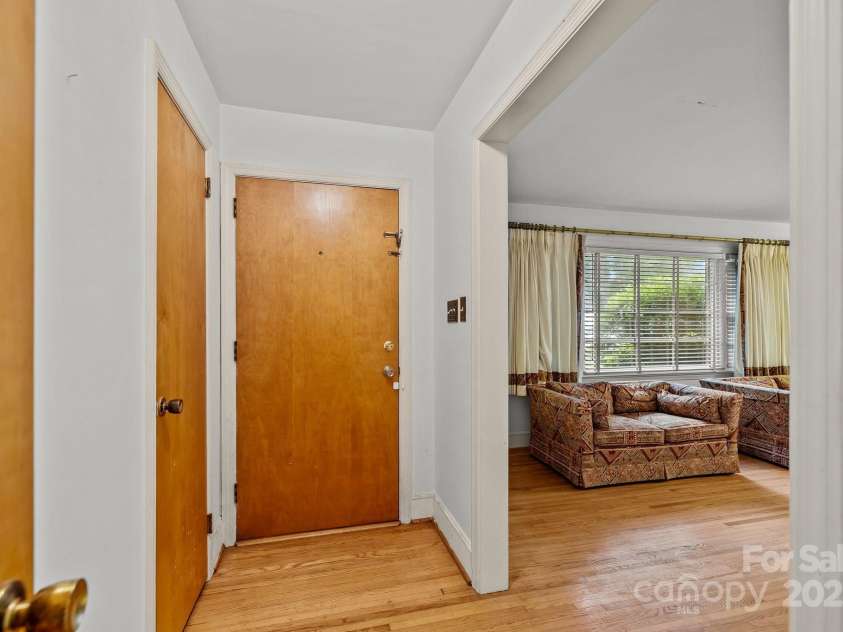 6207 Robinson Church Road, Charlotte, NC 28215.  MLS# CAR4267349, YatesRealty ID 18251. 