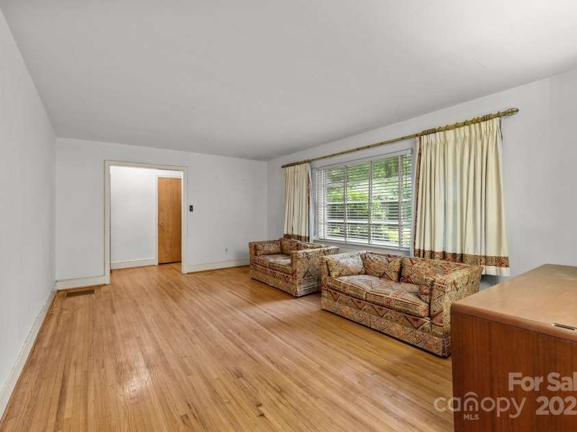 6207 Robinson Church Road, Charlotte, NC 28215.  MLS# CAR4267349, YatesRealty ID 18251. 