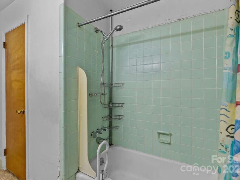 6207 Robinson Church Road, Charlotte, NC 28215.  MLS# CAR4267349, YatesRealty ID 18251. 