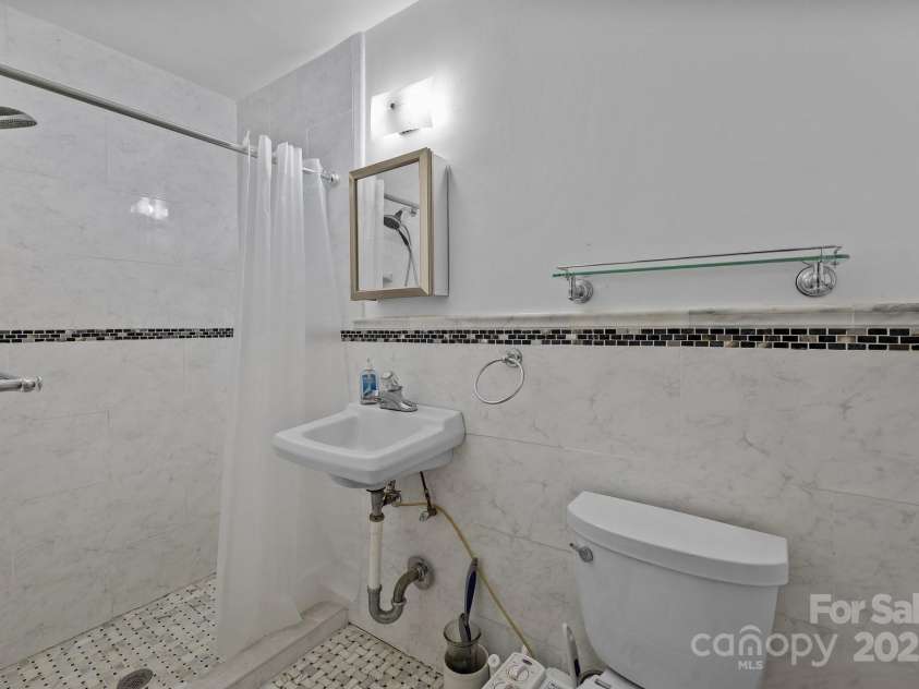 6207 Robinson Church Road, Charlotte, NC 28215.  MLS# CAR4267349, YatesRealty ID 18251. 