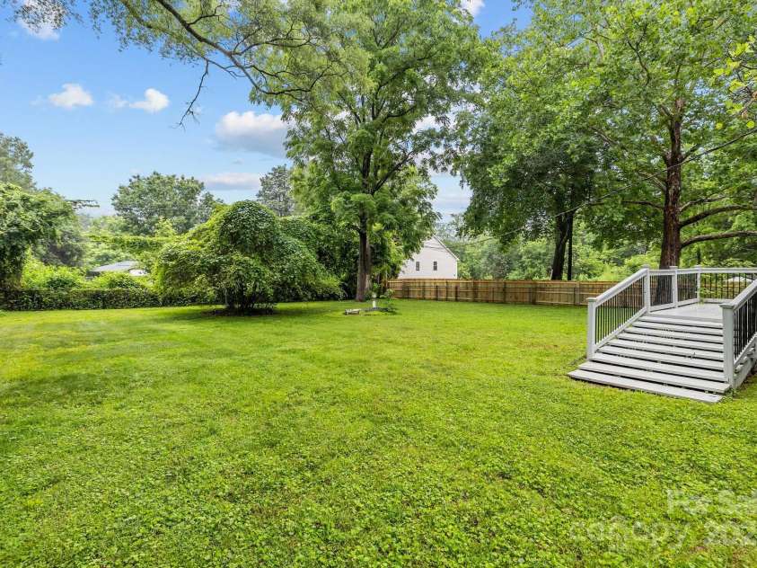 6207 Robinson Church Road, Charlotte, NC 28215.  MLS# CAR4267349, YatesRealty ID 18251. 