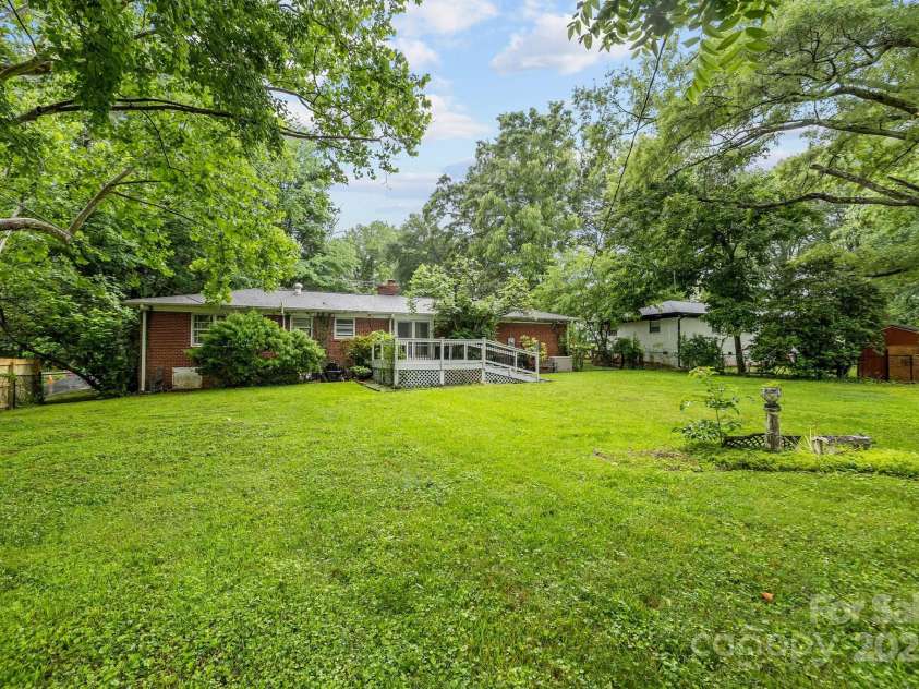 6207 Robinson Church Road, Charlotte, NC 28215.  MLS# CAR4267349, YatesRealty ID 18251. 