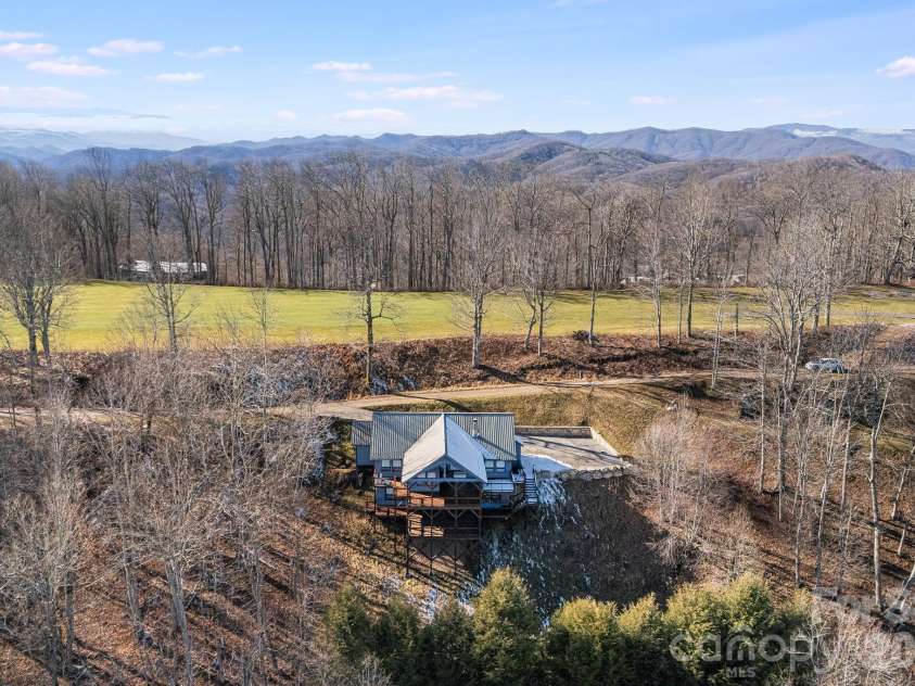 234 Upper Lookout Drive, Mars Hill, NC 28754.  MLS# CAR4363467, YatesRealty ID 18252. Wolf Laurel