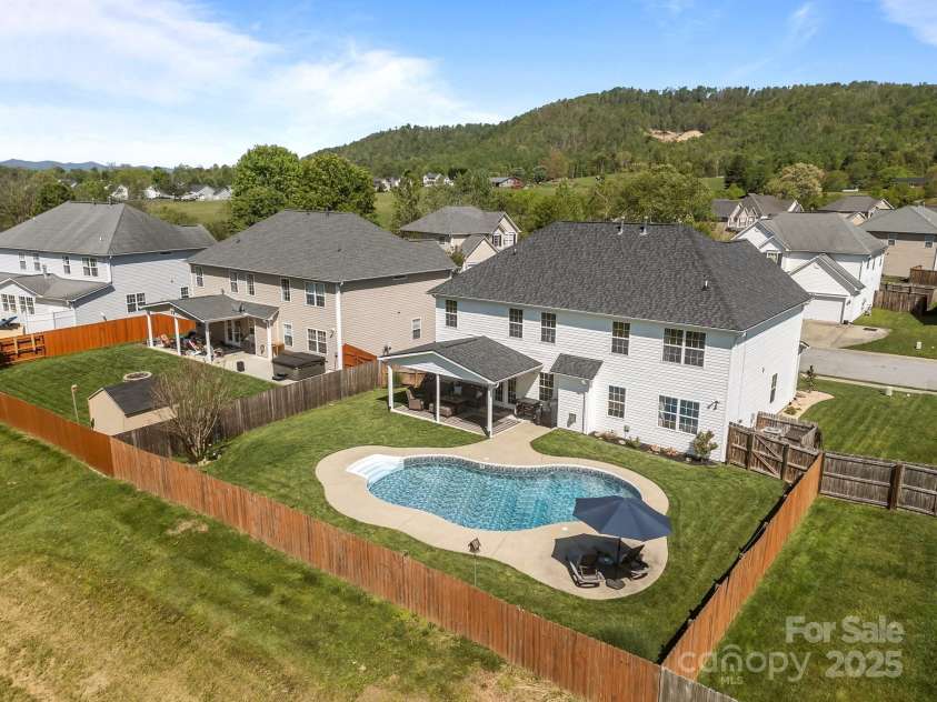 347 Wildbriar Road, Fletcher, NC 28732.  MLS# CAR4250812, YatesRealty ID 18254. 