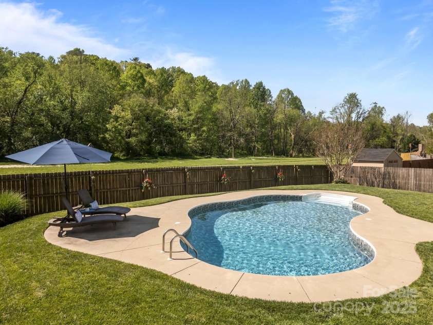 347 Wildbriar Road, Fletcher, NC 28732.  MLS# CAR4250812, YatesRealty ID 18254. 