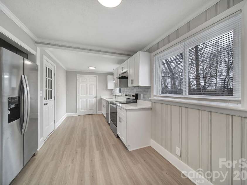 4008 Tennessee Avenue, Charlotte, NC 28216.  MLS# CAR4352409, YatesRealty ID 18254. 