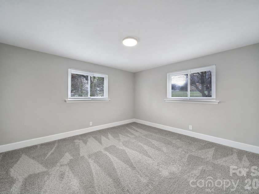 4008 Tennessee Avenue, Charlotte, NC 28216.  MLS# CAR4352409, YatesRealty ID 18254. 