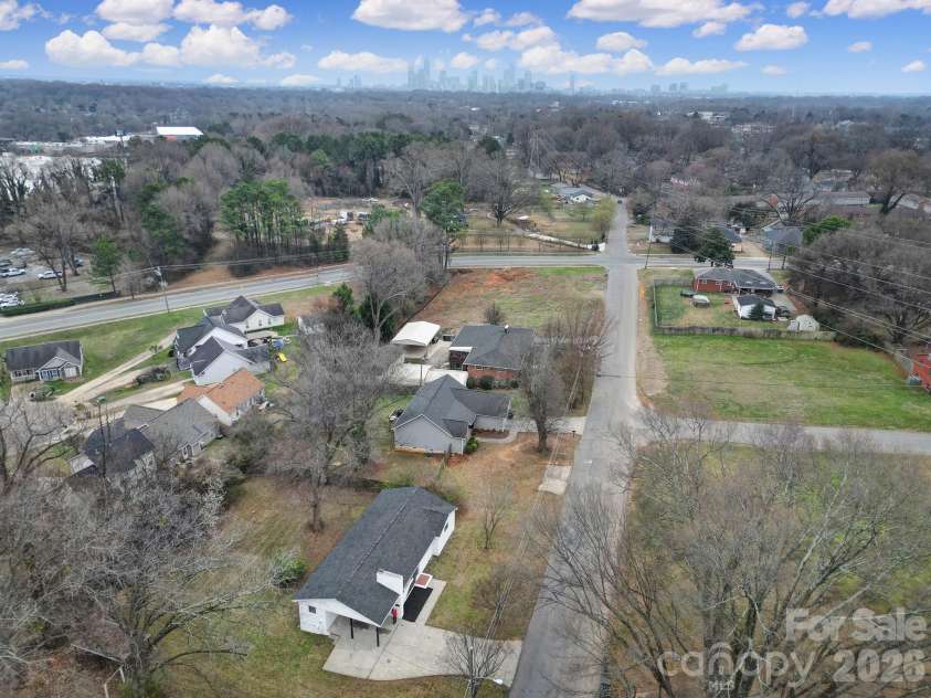4008 Tennessee Avenue, Charlotte, NC 28216.  MLS# CAR4352409, YatesRealty ID 18254. 