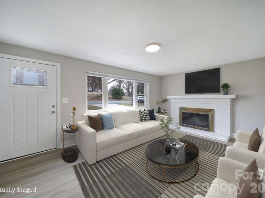 4008 Tennessee Avenue, Charlotte, NC 28216.  MLS# CAR4352409, YatesRealty ID 18254. 