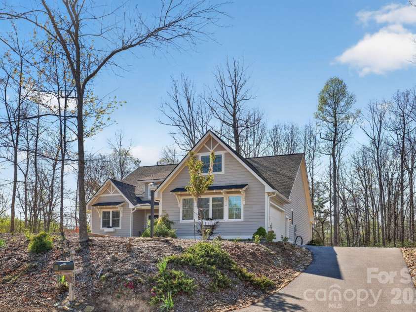 3757 Laurel Park Highway, Hendersonville, NC 28739.  MLS# CAR4371092, YatesRealty ID 18255. 