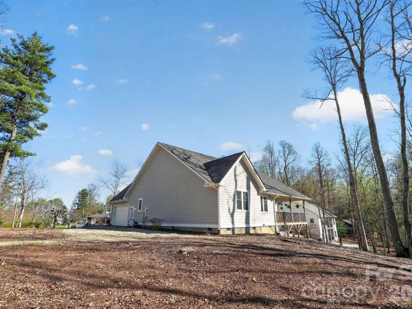 3757 Laurel Park Highway, Hendersonville, NC 28739.  MLS# CAR4371092, YatesRealty ID 18255. 