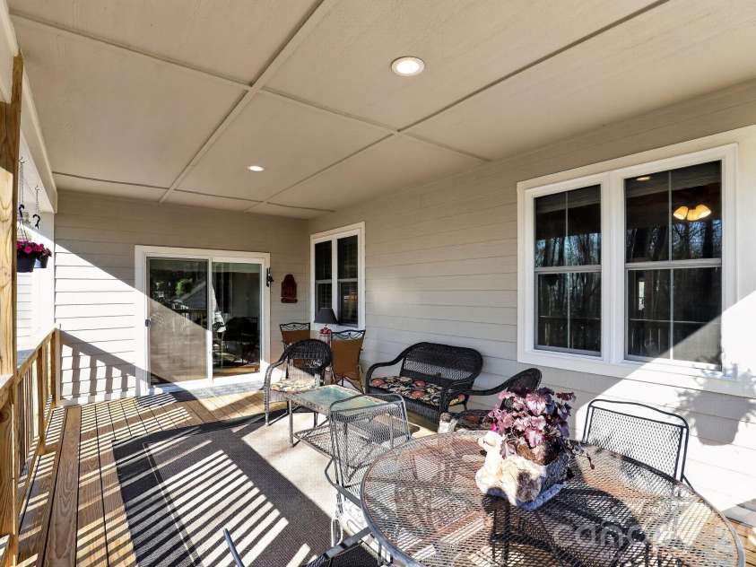 3757 Laurel Park Highway, Hendersonville, NC 28739.  MLS# CAR4371092, YatesRealty ID 18255. 