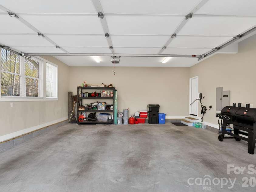 3757 Laurel Park Highway, Hendersonville, NC 28739.  MLS# CAR4371092, YatesRealty ID 18255. 