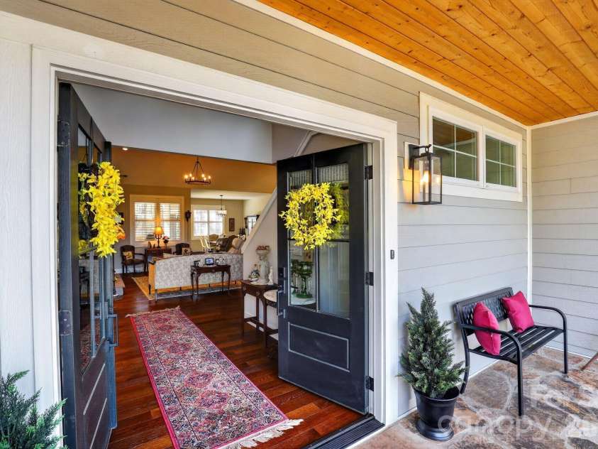 3757 Laurel Park Highway, Hendersonville, NC 28739.  MLS# CAR4371092, YatesRealty ID 18255. 