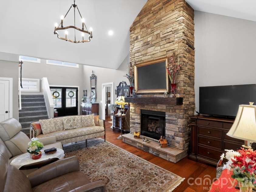 3757 Laurel Park Highway, Hendersonville, NC 28739.  MLS# CAR4371092, YatesRealty ID 18255. 