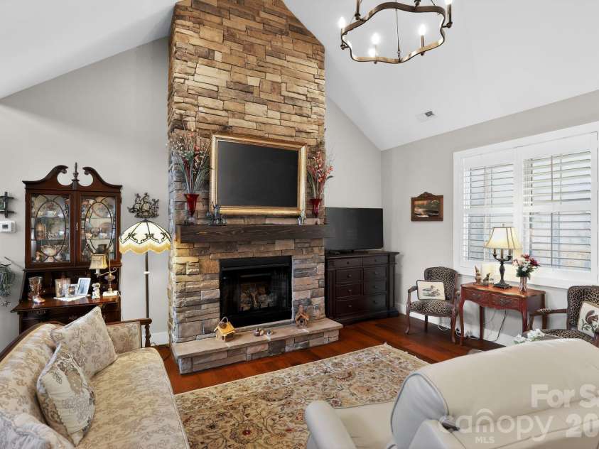 3757 Laurel Park Highway, Hendersonville, NC 28739.  MLS# CAR4371092, YatesRealty ID 18255. 