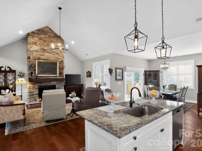 3757 Laurel Park Highway, Hendersonville, NC 28739.  MLS# CAR4371092, YatesRealty ID 18255. 