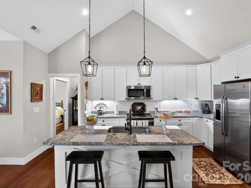 3757 Laurel Park Highway, Hendersonville, NC 28739.  MLS# CAR4371092, YatesRealty ID 18255. 