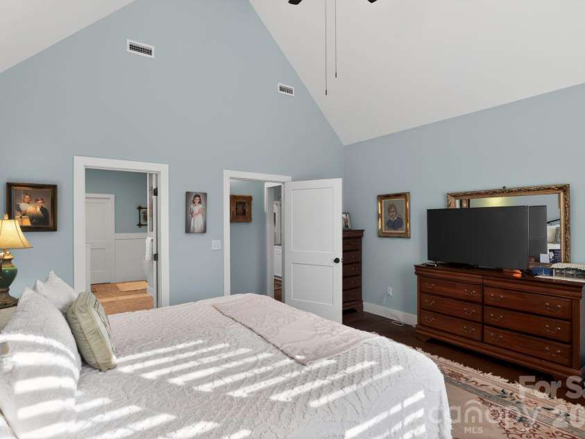 3757 Laurel Park Highway, Hendersonville, NC 28739.  MLS# CAR4371092, YatesRealty ID 18255. 