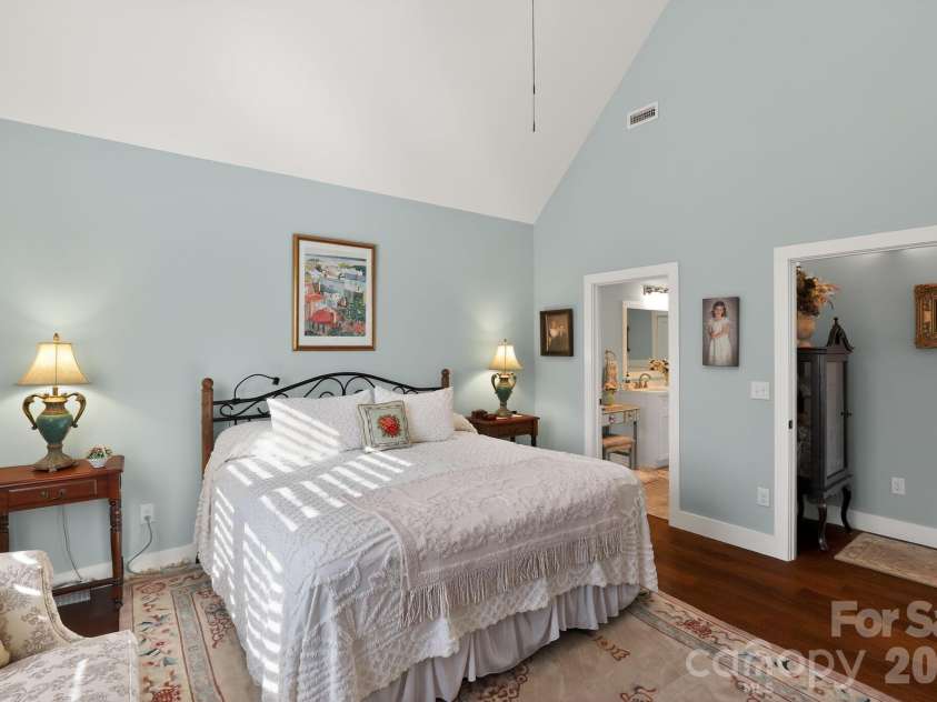3757 Laurel Park Highway, Hendersonville, NC 28739.  MLS# CAR4371092, YatesRealty ID 18255. 