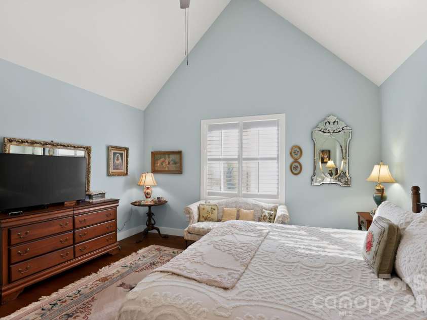 3757 Laurel Park Highway, Hendersonville, NC 28739.  MLS# CAR4371092, YatesRealty ID 18255. 