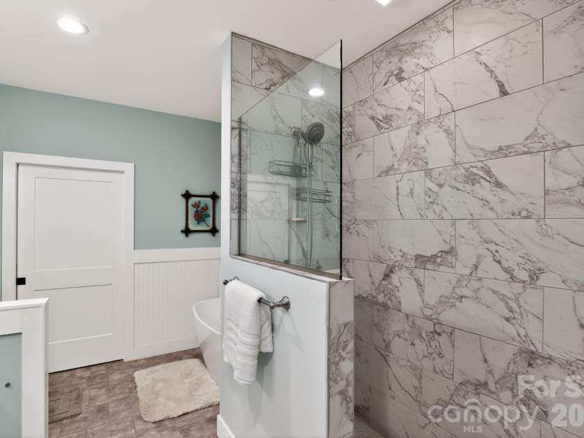 3757 Laurel Park Highway, Hendersonville, NC 28739.  MLS# CAR4371092, YatesRealty ID 18255. 