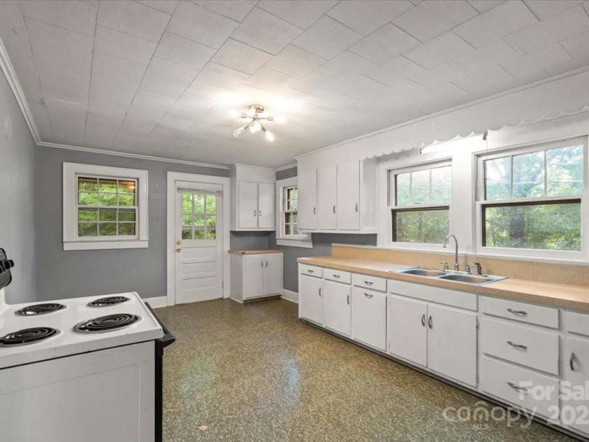 24515 Saint Martin Road, Albemarle, NC 28001.  MLS# CAR4258248, YatesRealty ID 18256. 