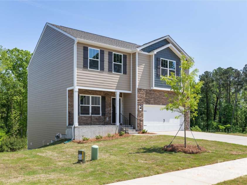 111 Rustling Waters Drive, Mooresville, NC 28117.  MLS# CAR4222121, YatesRealty ID 18257. 