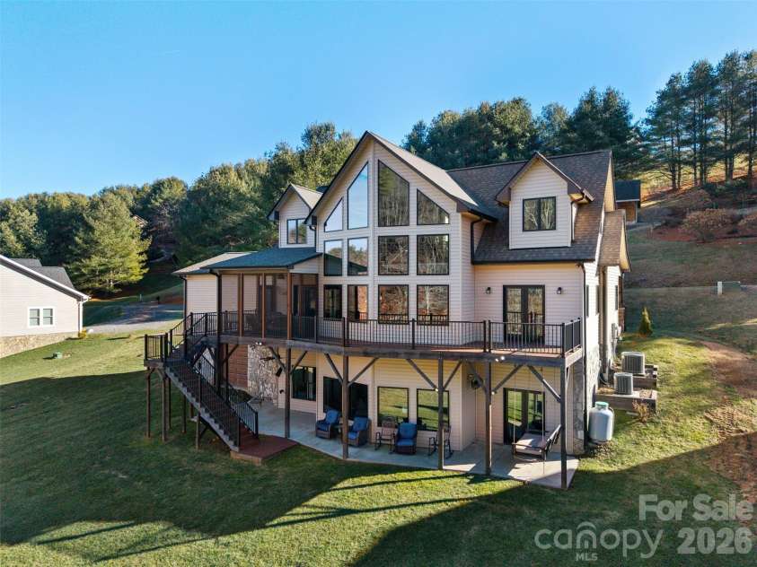 446 Green Meadows Drive, Todd, NC 28684.  MLS# CAR4375969, YatesRealty ID 18257. 