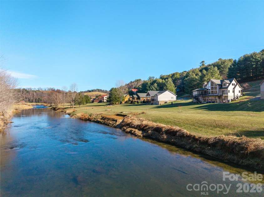 446 Green Meadows Drive, Todd, NC 28684.  MLS# CAR4375969, YatesRealty ID 18257. 