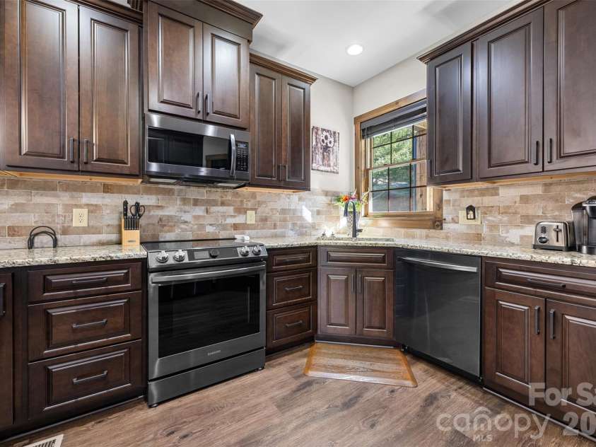 446 Green Meadows Drive, Todd, NC 28684.  MLS# CAR4375969, YatesRealty ID 18257. 