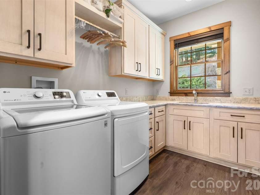 446 Green Meadows Drive, Todd, NC 28684.  MLS# CAR4375969, YatesRealty ID 18257. 