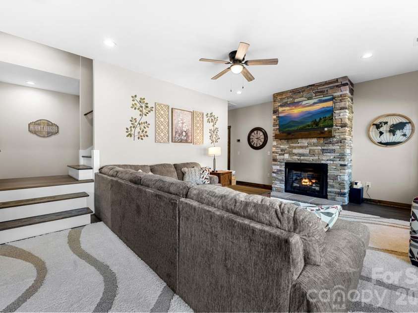446 Green Meadows Drive, Todd, NC 28684.  MLS# CAR4375969, YatesRealty ID 18257. 