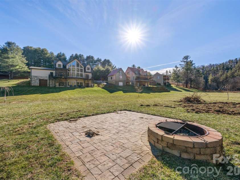 446 Green Meadows Drive, Todd, NC 28684.  MLS# CAR4375969, YatesRealty ID 18257. 
