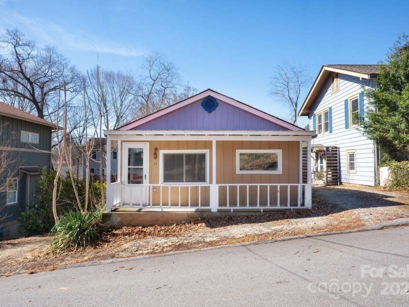 17 & 19 Hubbard Avenue, Asheville, NC 28806.  MLS# CAR4259488, YatesRealty ID 1826. 19 Hubbard Ave