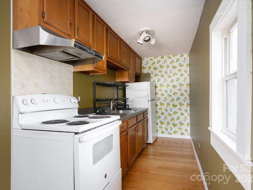 17 & 19 Hubbard Avenue, Asheville, NC 28806.  MLS# CAR4259488, YatesRealty ID 1826. 