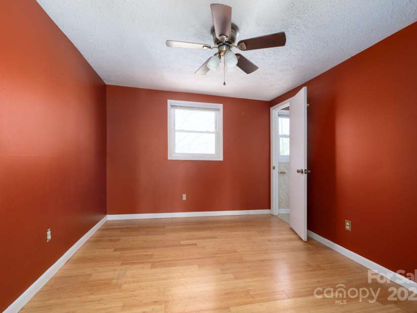 17 & 19 Hubbard Avenue, Asheville, NC 28806.  MLS# CAR4259488, YatesRealty ID 1826. 