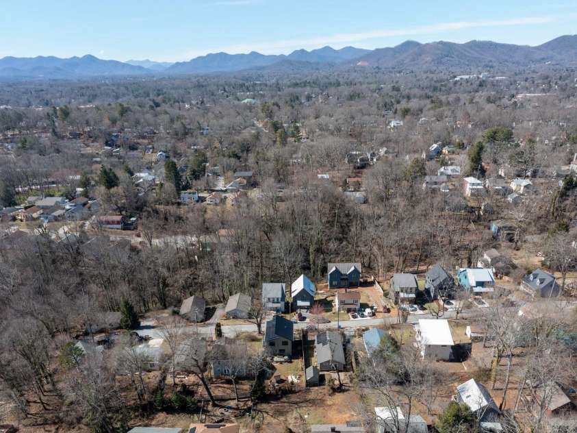 17 & 19 Hubbard Avenue, Asheville, NC 28806.  MLS# CAR4259488, YatesRealty ID 1826. 