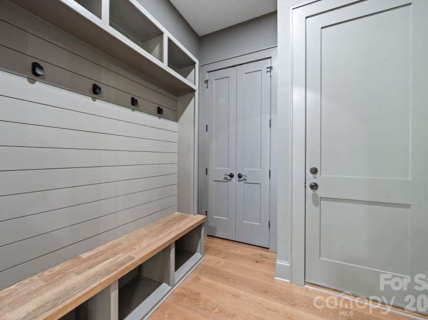 3300 Auburn Avenue, Charlotte, NC 28209.  MLS# CAR4373083, YatesRealty ID 18260. Drop Zone 