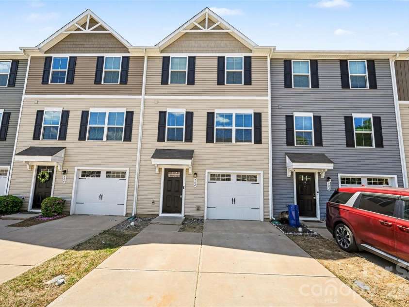 904 Taybyn Road, Fort Mill, SC 29715.  MLS# CAR4367547, YatesRealty ID 18261. 
