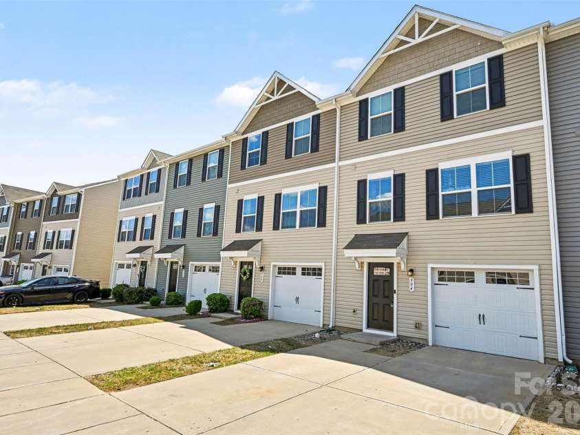904 Taybyn Road, Fort Mill, SC 29715.  MLS# CAR4367547, YatesRealty ID 18261. 