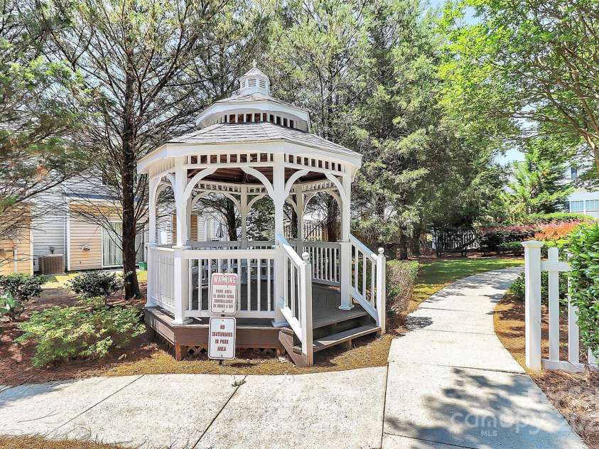 10032 Pergola View Court, Charlotte, NC 28213.  MLS# CAR4267849, YatesRealty ID 18262. 