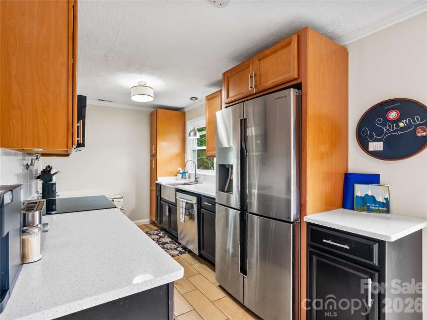 11 Oakley Dogwood Drive, Asheville, NC 28803.  MLS# CAR4359981, YatesRealty ID 18262. 