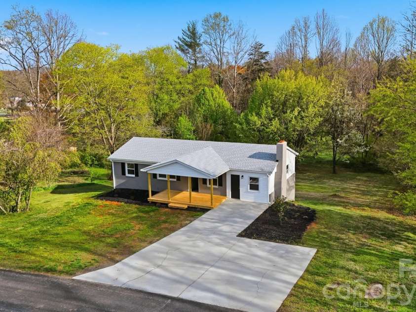 1033 Stagecoach Trail, Lenoir, NC 28645.  MLS# CAR4360293, YatesRealty ID 18263. 