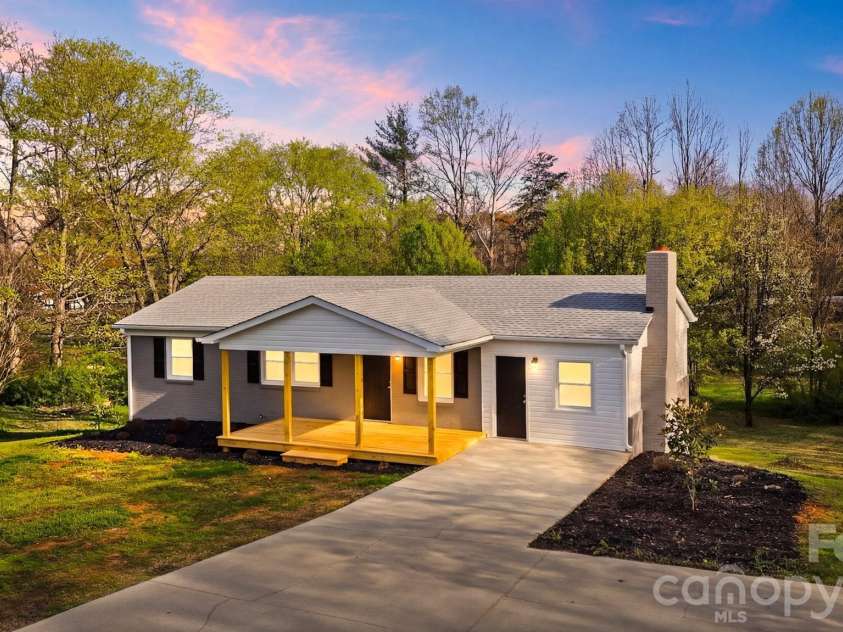 1033 Stagecoach Trail, Lenoir, NC 28645.  MLS# CAR4360293, YatesRealty ID 18263. 