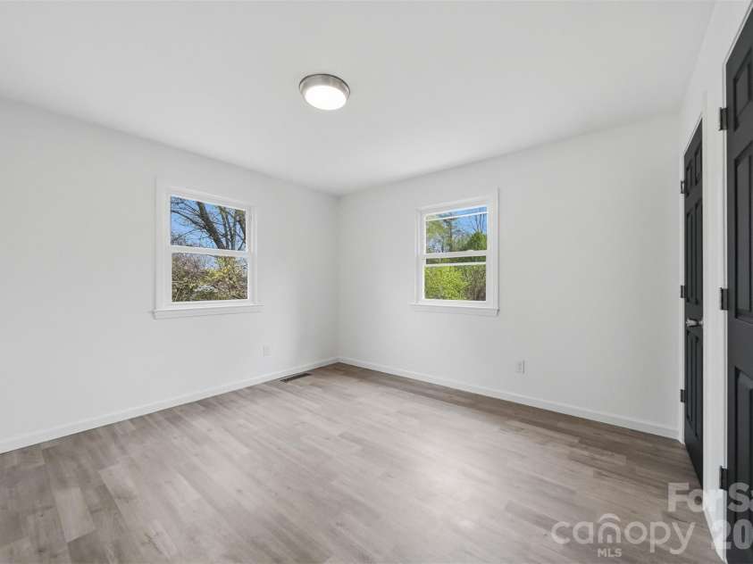 1033 Stagecoach Trail, Lenoir, NC 28645.  MLS# CAR4360293, YatesRealty ID 18263. 