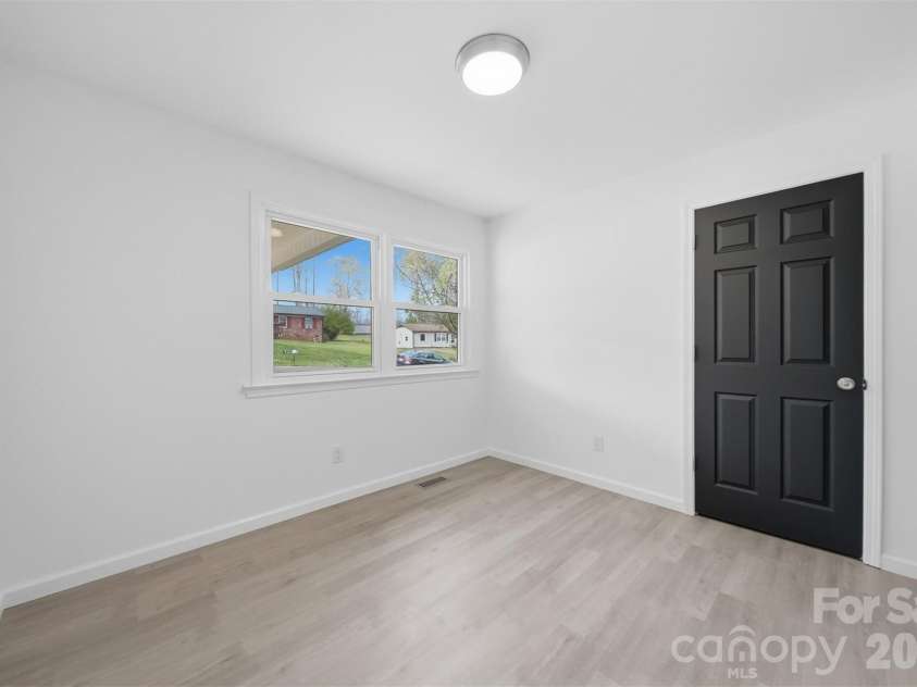 1033 Stagecoach Trail, Lenoir, NC 28645.  MLS# CAR4360293, YatesRealty ID 18263. 