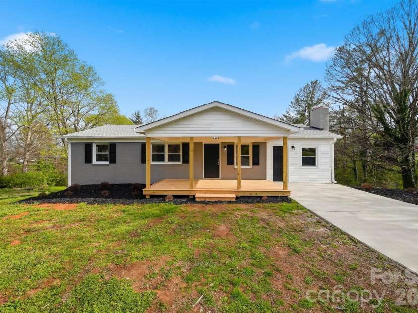 1033 Stagecoach Trail, Lenoir, NC 28645.  MLS# CAR4360293, YatesRealty ID 18263. 
