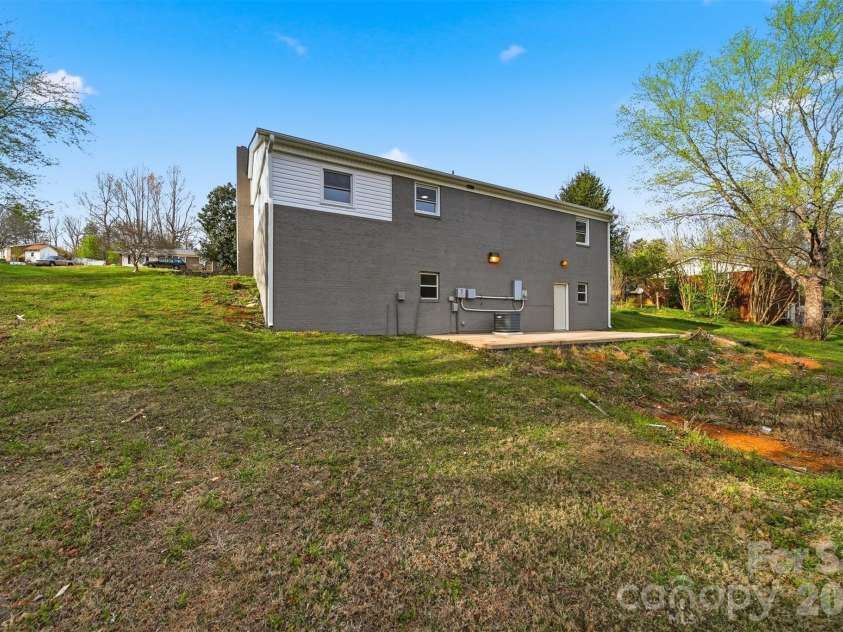 1033 Stagecoach Trail, Lenoir, NC 28645.  MLS# CAR4360293, YatesRealty ID 18263. 