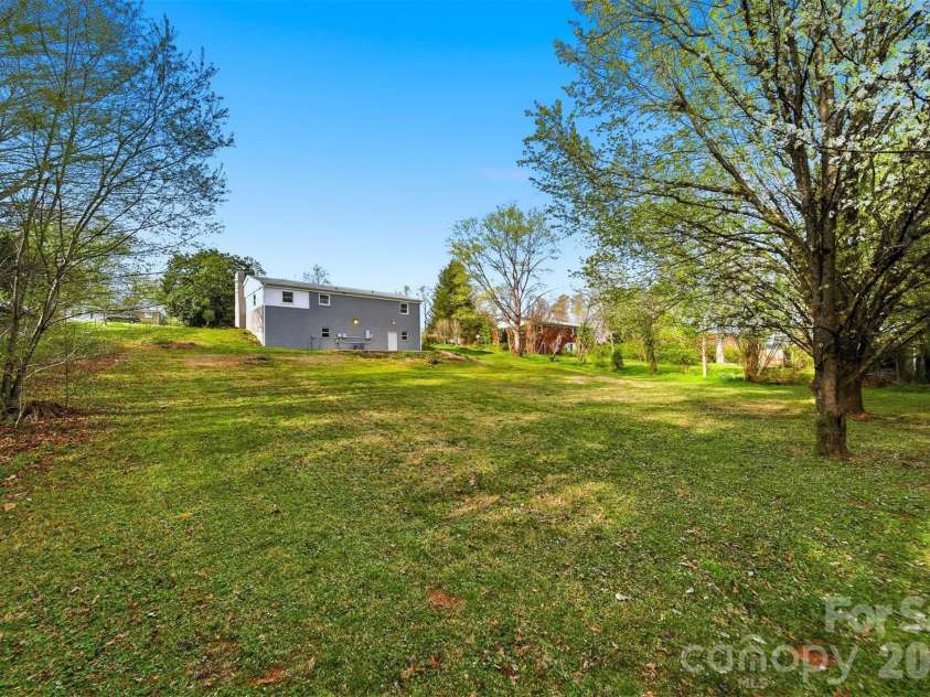 1033 Stagecoach Trail, Lenoir, NC 28645.  MLS# CAR4360293, YatesRealty ID 18263. 